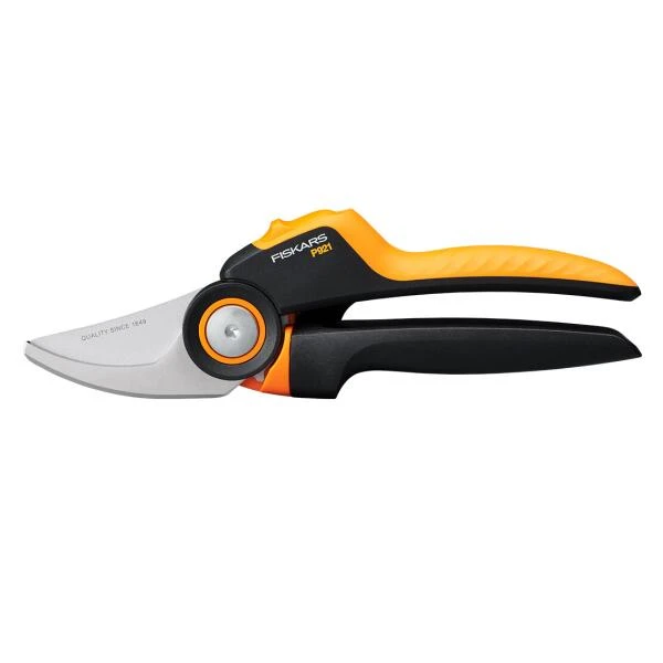 Snoeischaar PowergearX M Bypass P921 - Fiskars Met Rolgrip 1 Snoeischaar PowergearX M Bypass P921 - Fiskars Met Rolgrip