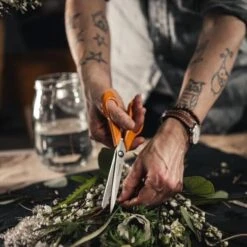 Universele Schaar Classic 21 Cm - Fiskars -Ecopots Tuingereedschap Verkoop universele schaar classic 21cm 1621502261 1 600